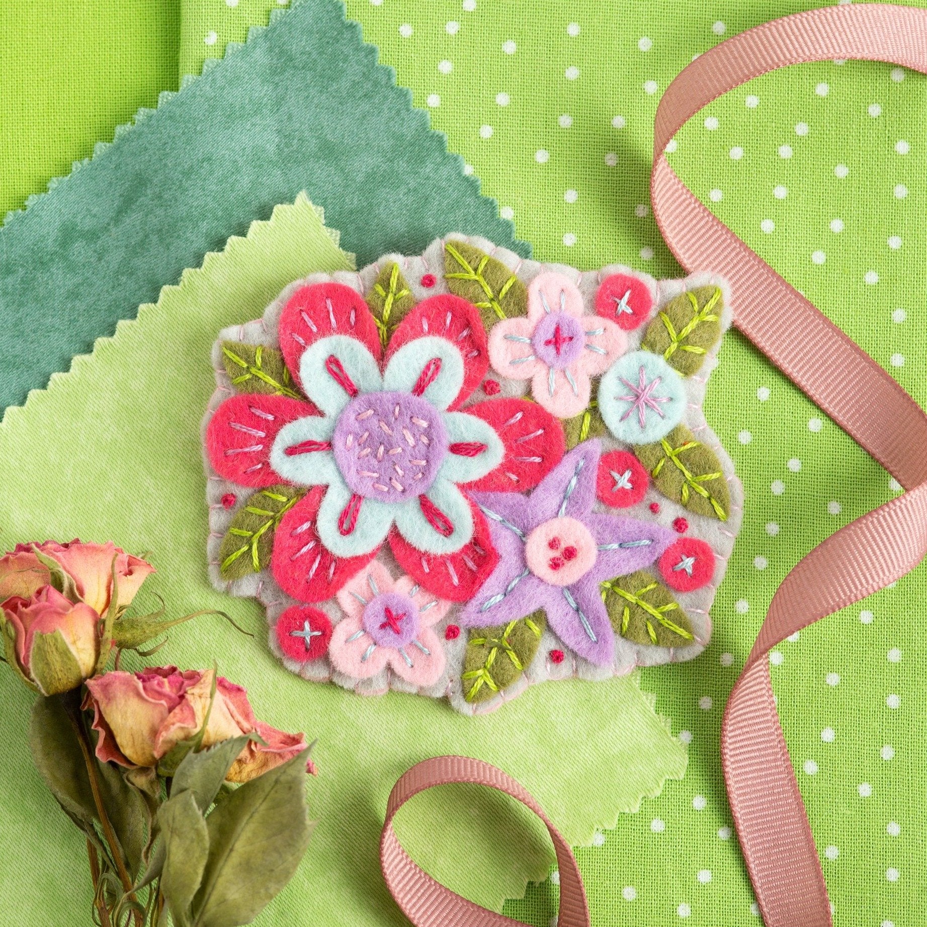 Hawthorn Handmade Marianne Flower Felt Craft Kit